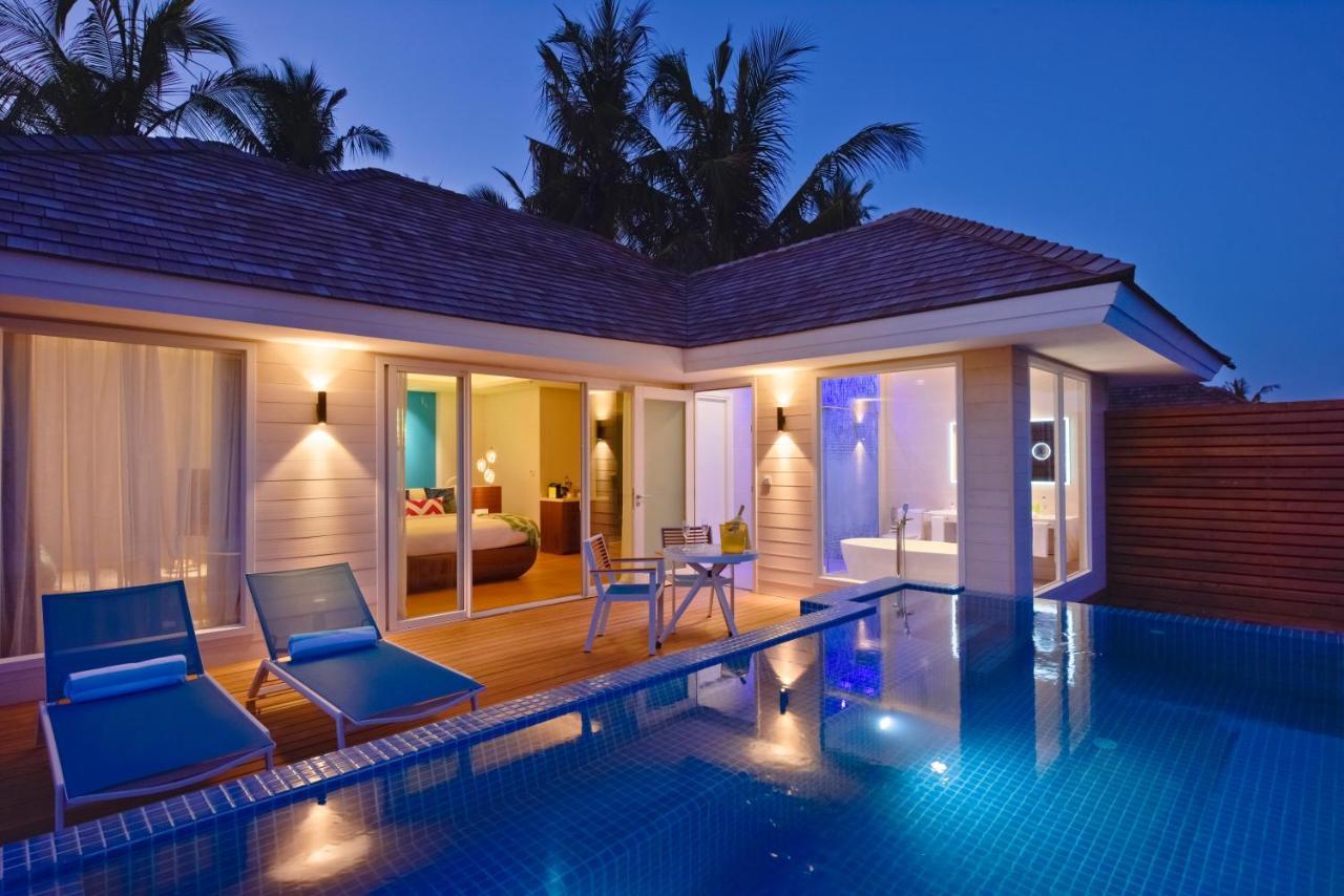 Kandima Maldives Kudahuvadhoo Eksteriør billede A pool villa at the resort