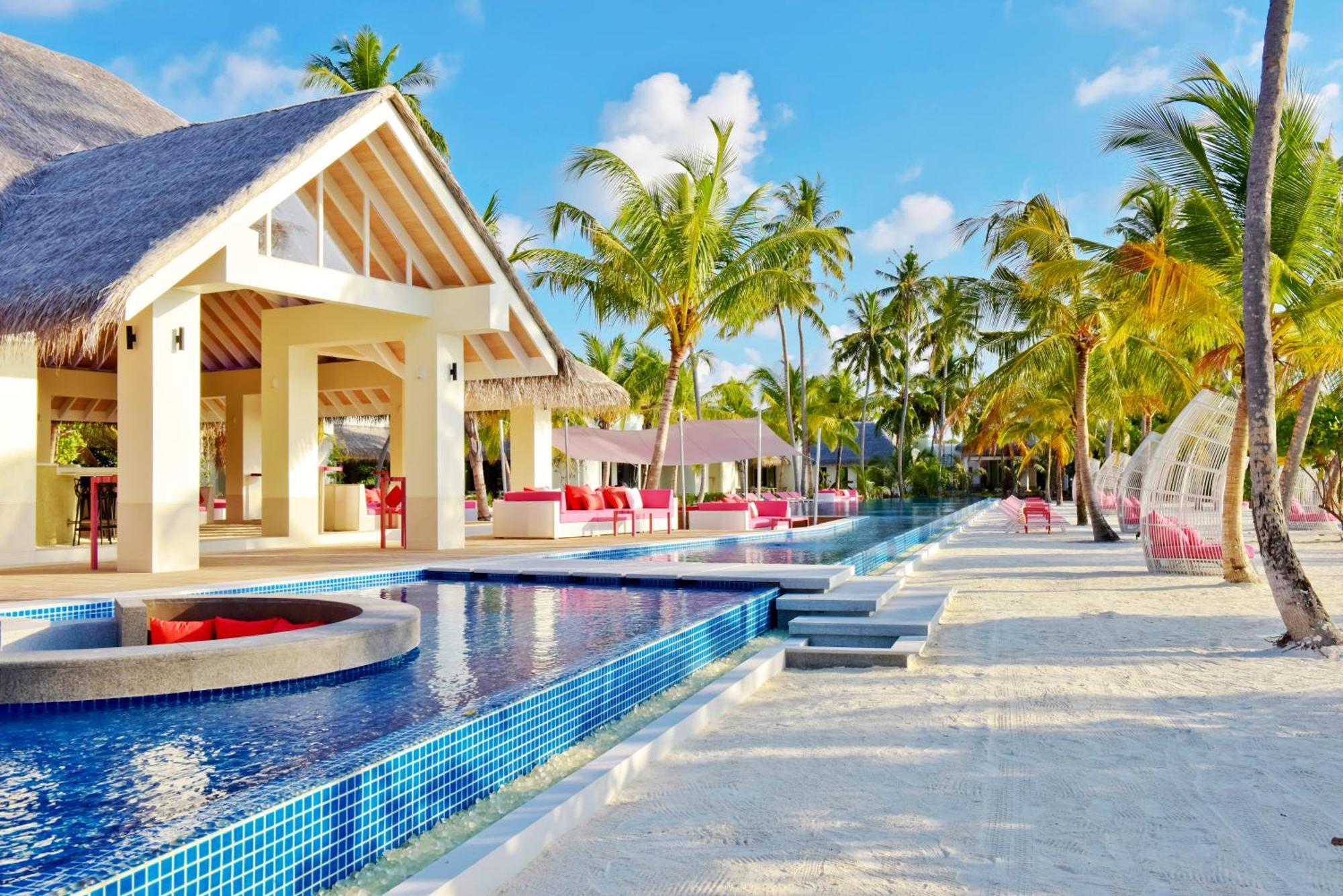 Kandima Maldives Kudahuvadhoo Eksteriør billede The resort's main pool