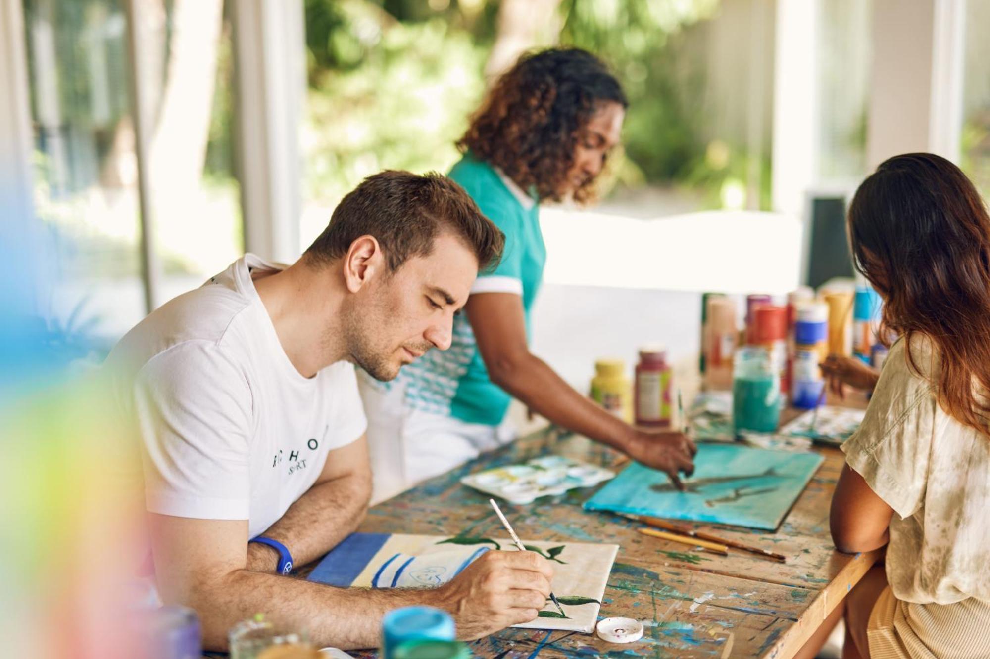 Kandima Maldives Kudahuvadhoo Eksteriør billede Students working on a project at the University of Roehampton