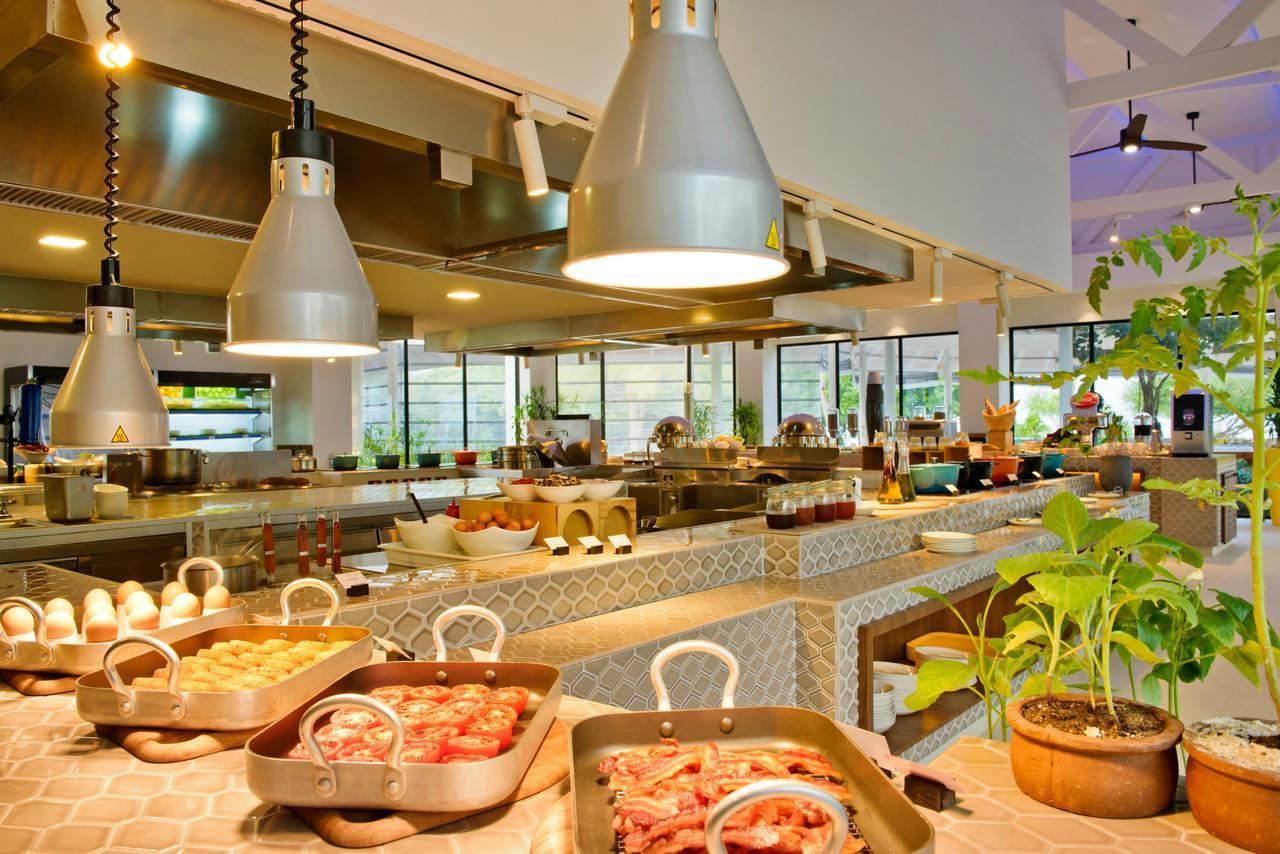 Kandima Maldives Kudahuvadhoo Eksteriør billede The buffet at the hotel